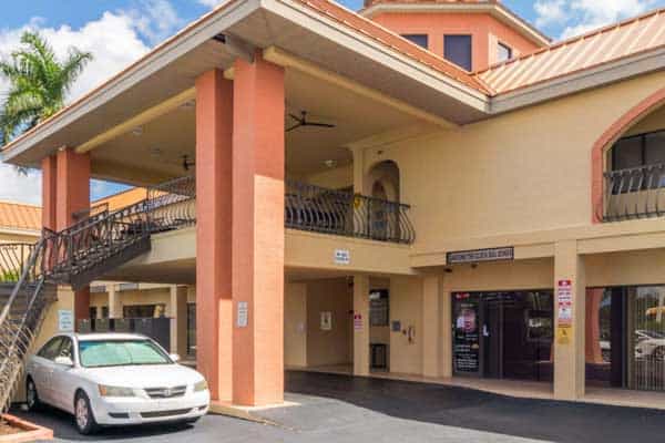 CPR Class Aurora Outside